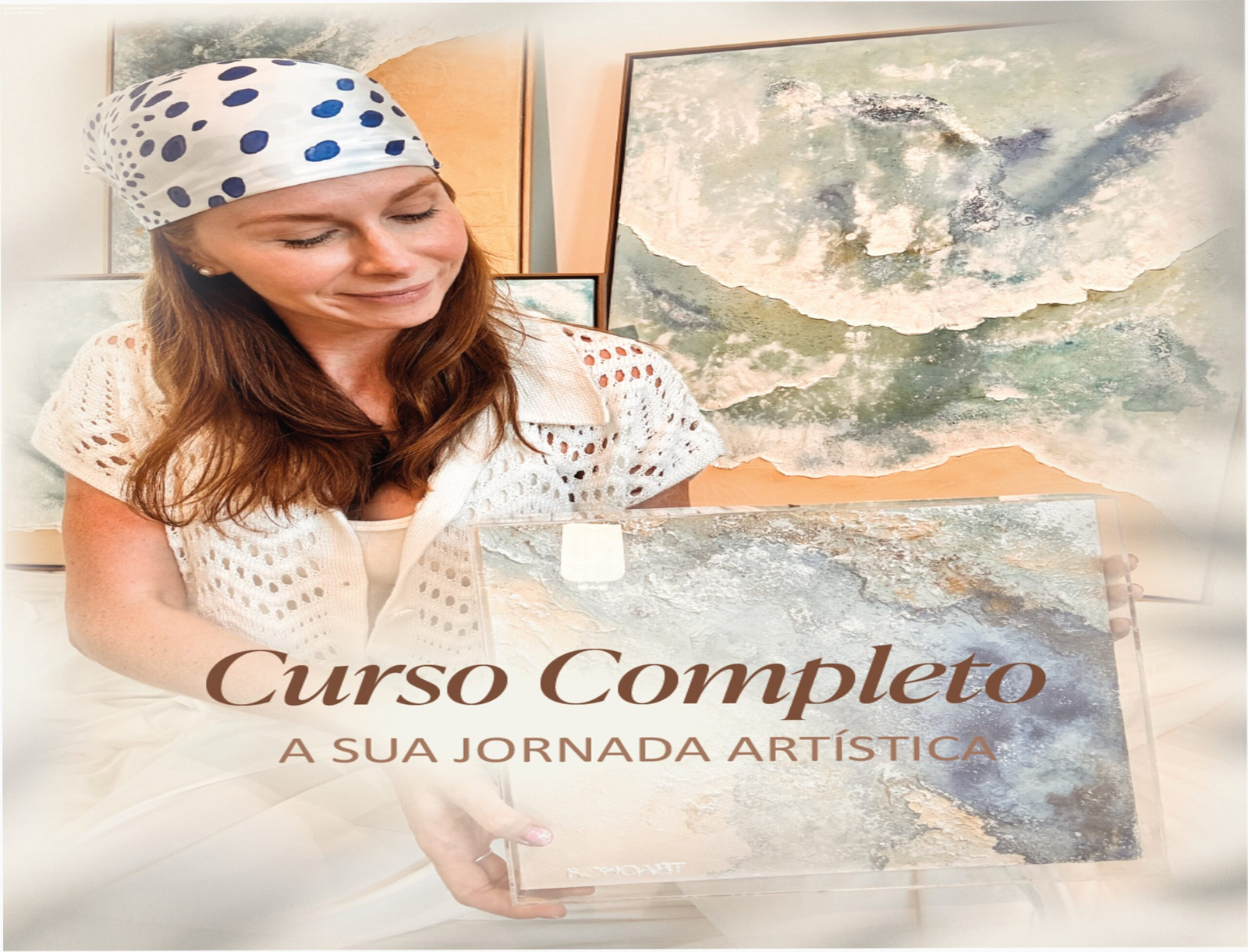 Aluno aplicando técnica de aquarela acrílica em relevo com suporte do Bohoart Studio