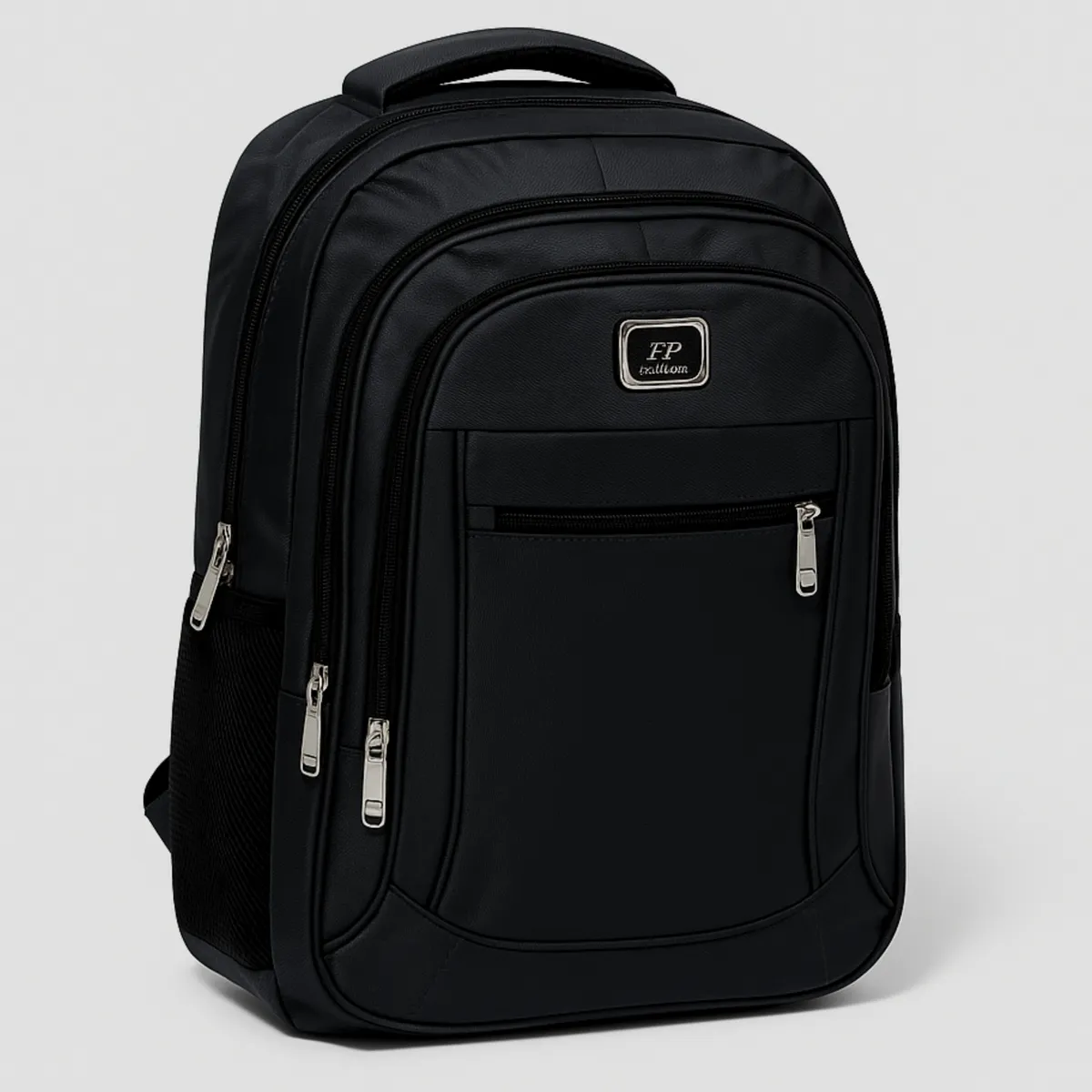 Mochila grande 40 L com alças reforçadas, múltiplos compartimentos e bolso para notebook, disponível nas cores preto, azul, cinza‑escuro e vermelho.