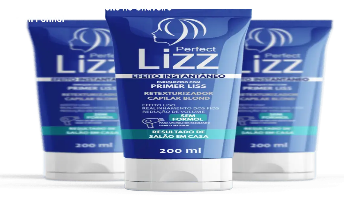 Frasco de Perfect Lizz sendo usado no banho para deixar o cabelo liso e brilhante