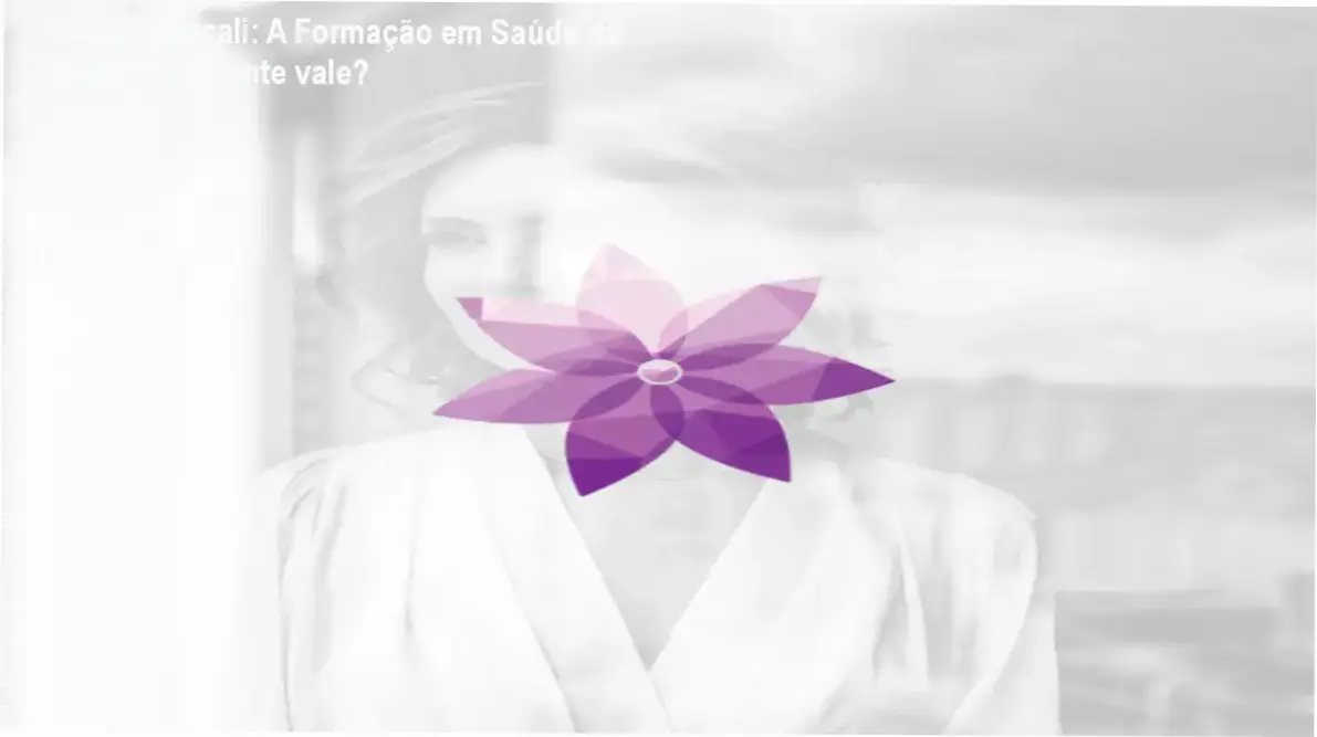 Camila Mercali apresentando a Formação em Saúde da Mulher para nutricionistas