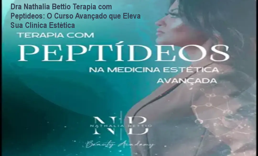 Profissional de estética estudando o curso avançado de peptídeos da Dra. Nathalia Bettio em um laptop