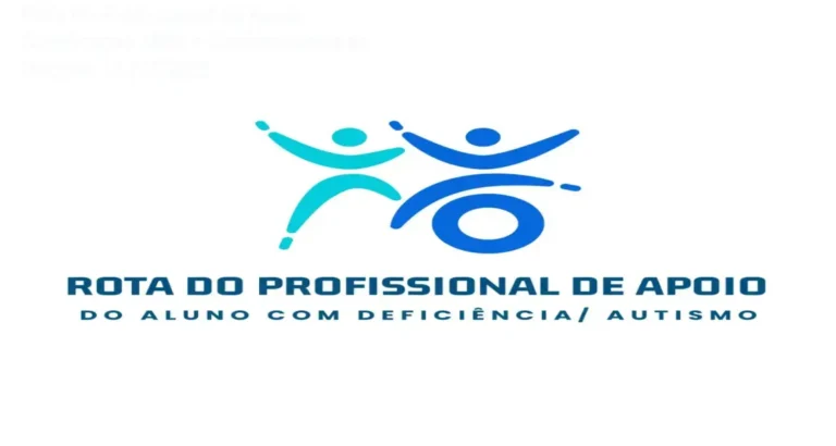 Profissional de apoio estudando módulo online sobre inclusão de alunos com deficiência e autismo, aplicando protocolos do Decreto 12.773/2025